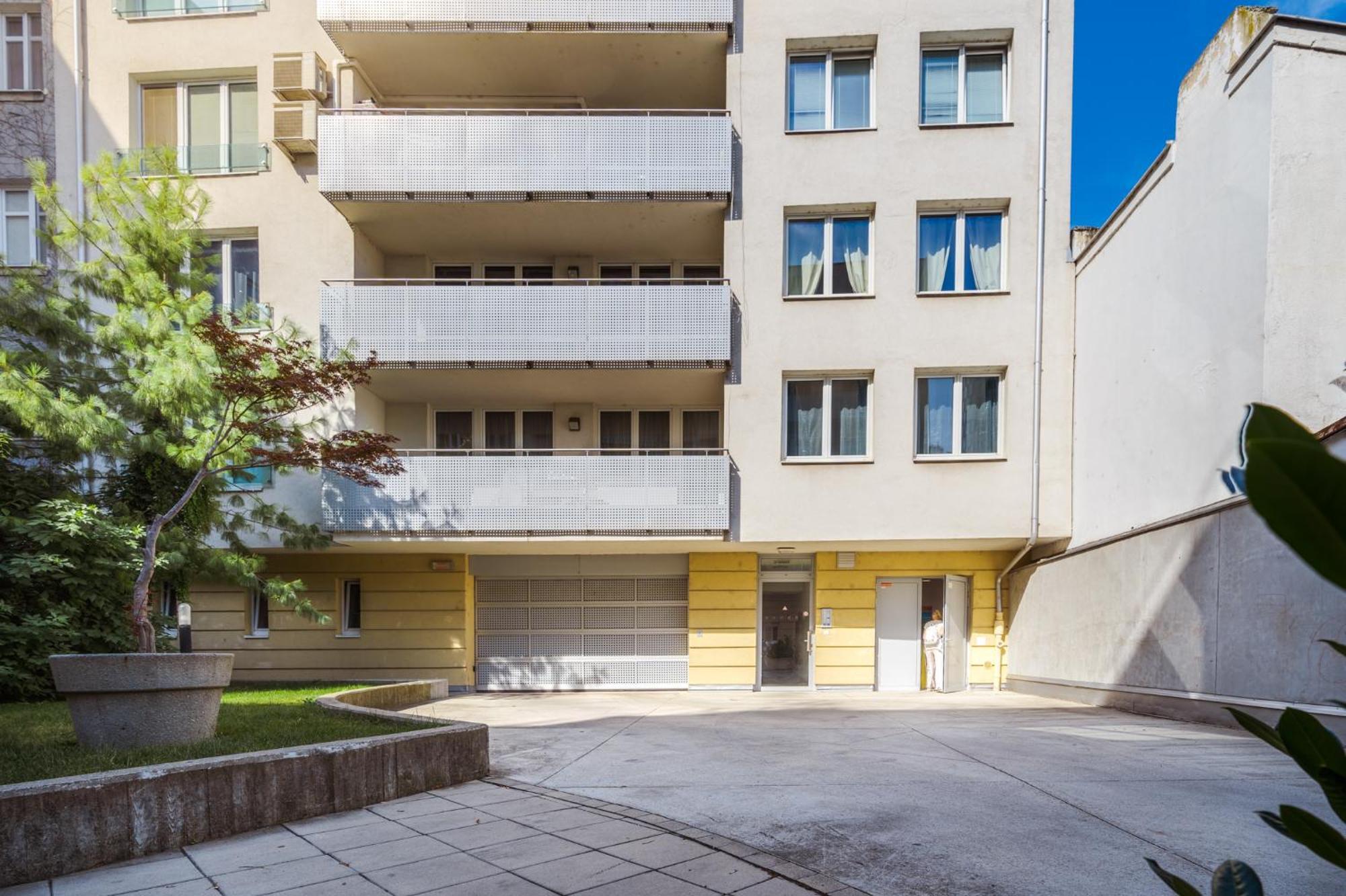 Business & Family Ambiente Apartments Bratislava Ngoại thất bức ảnh