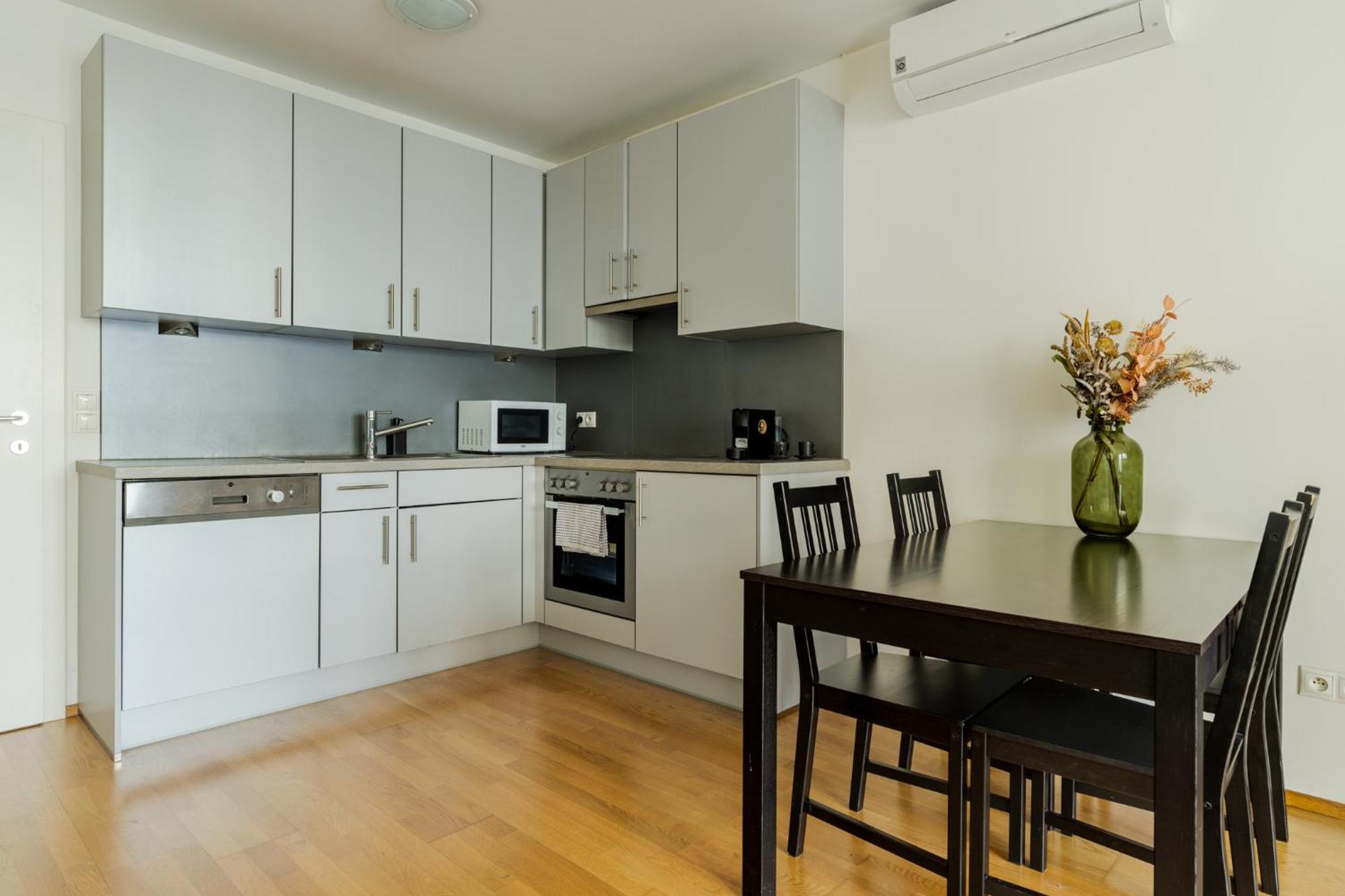 Business & Family Ambiente Apartments Bratislava Ngoại thất bức ảnh