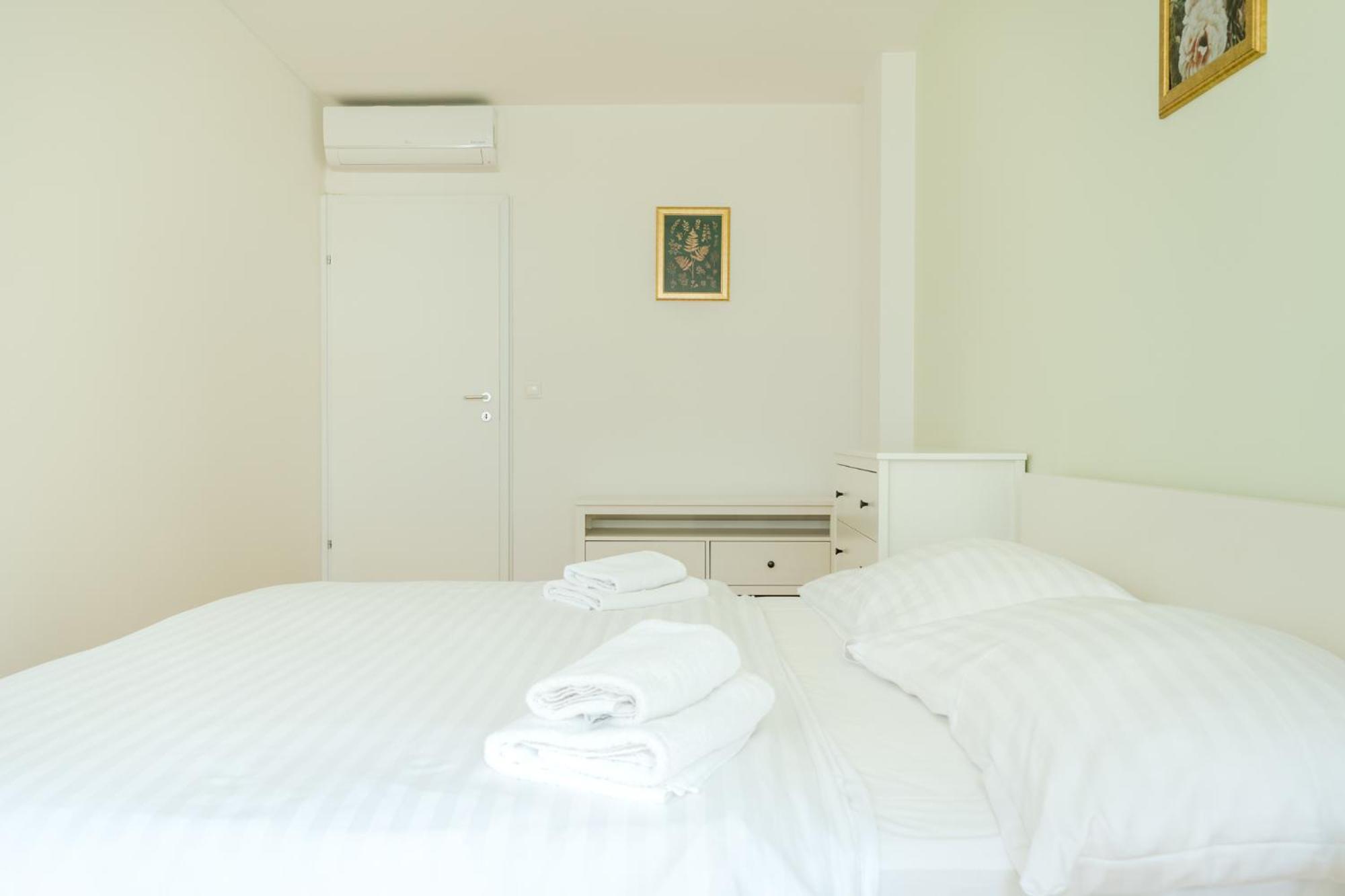 Business & Family Ambiente Apartments Bratislava Ngoại thất bức ảnh