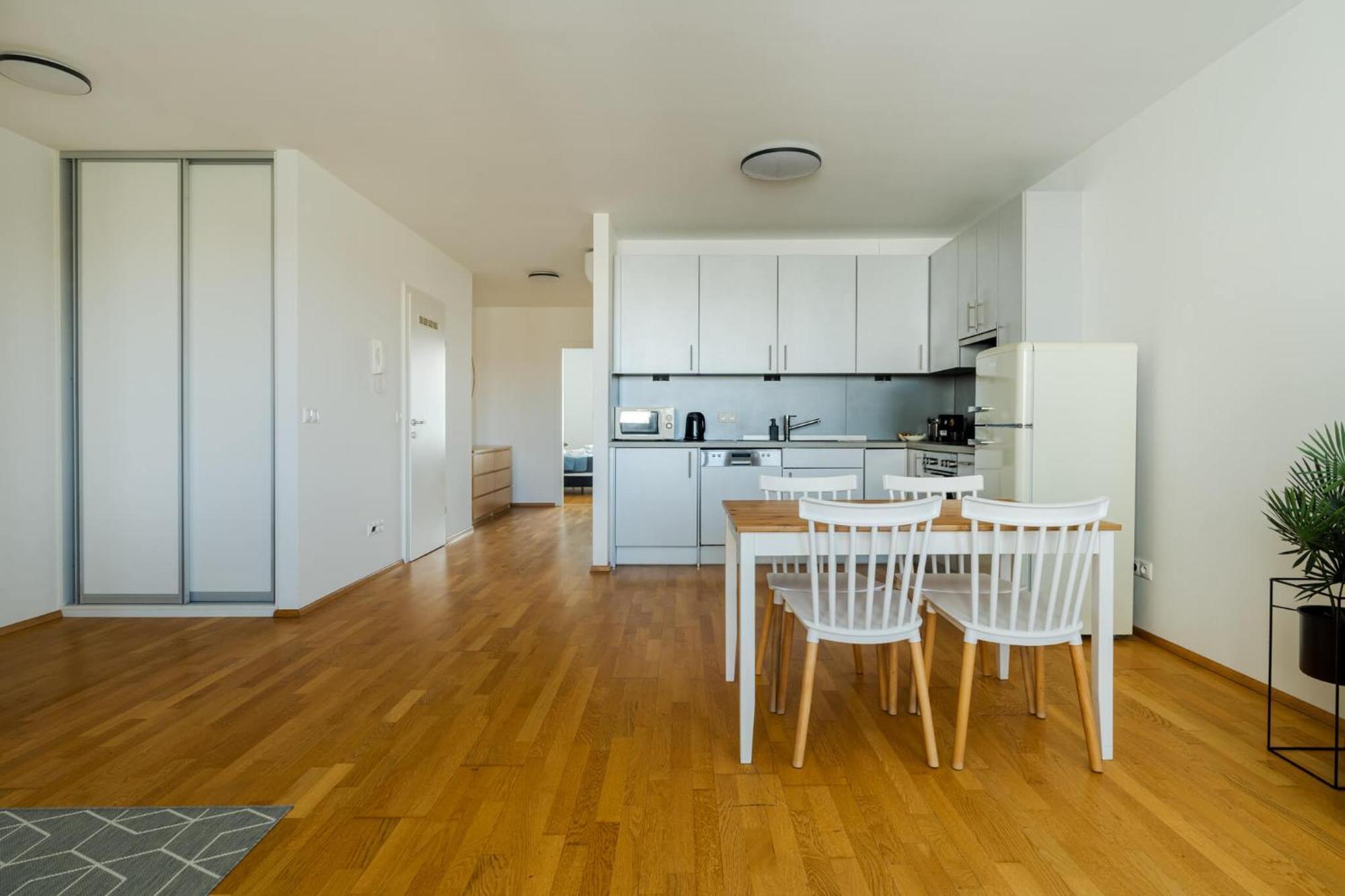Business & Family Ambiente Apartments Bratislava Ngoại thất bức ảnh