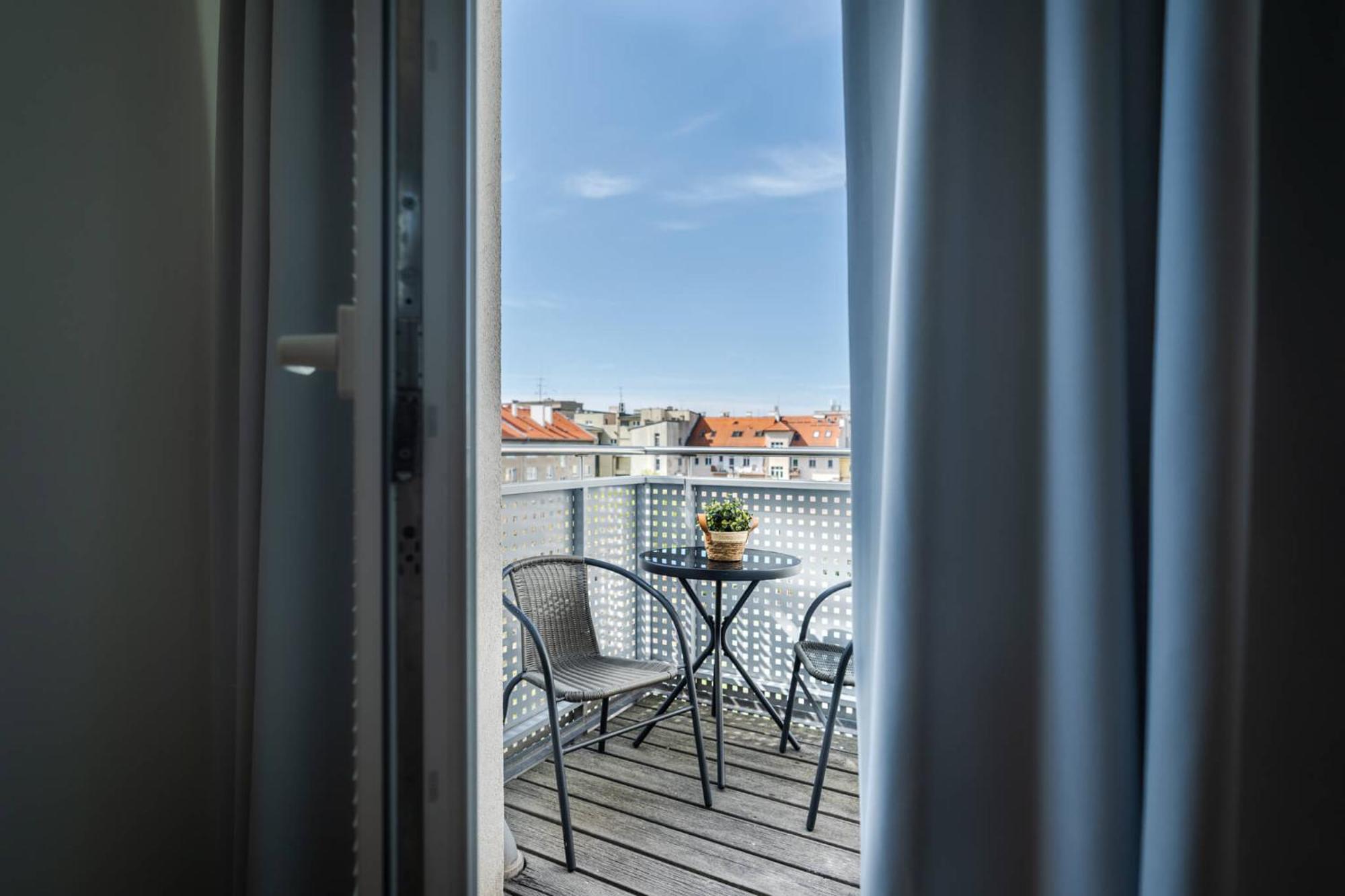 Business & Family Ambiente Apartments Bratislava Ngoại thất bức ảnh